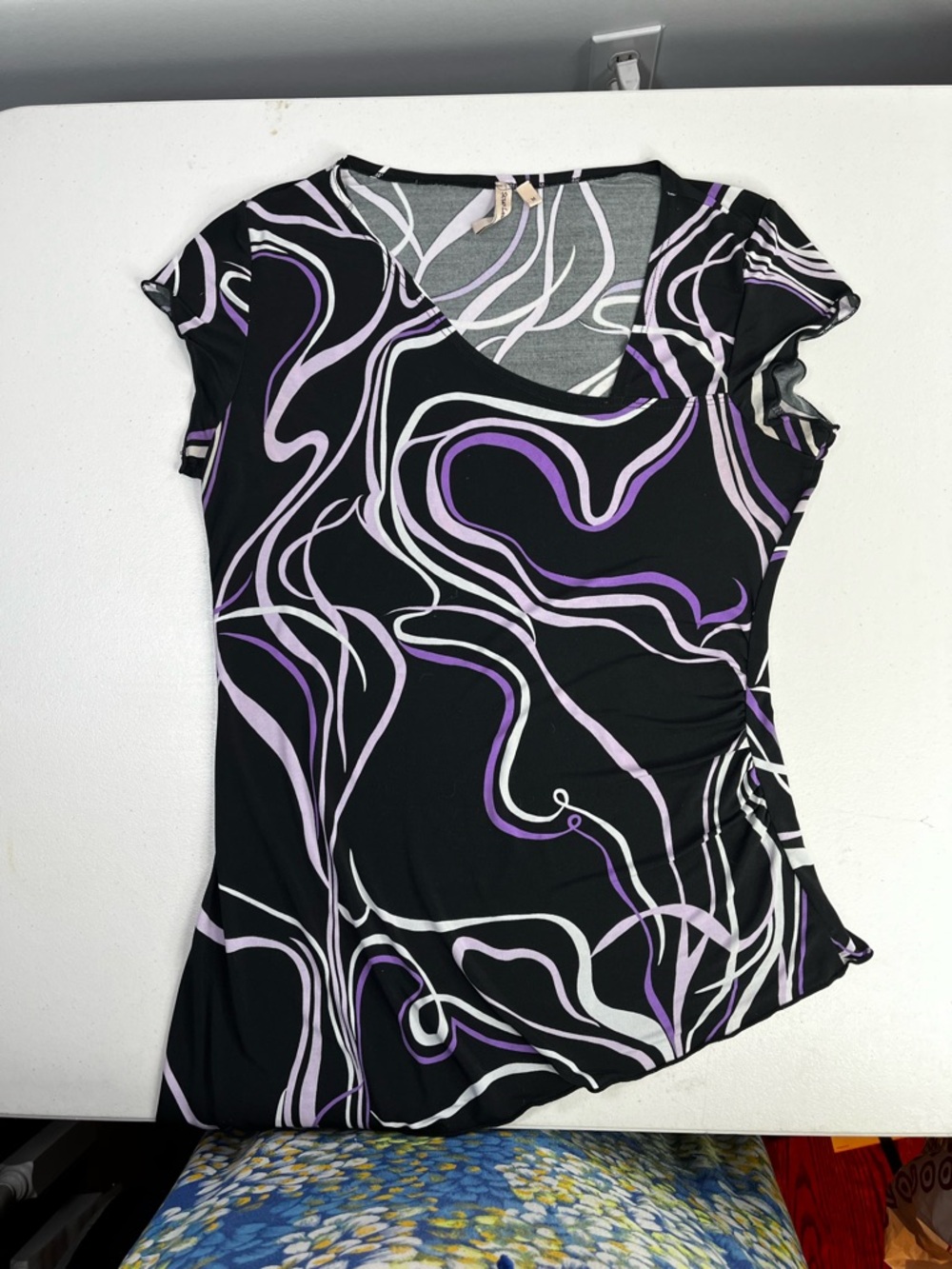 Susan Lawrence Black and Lavender Abstract Wave Top - Picture 9 of 12